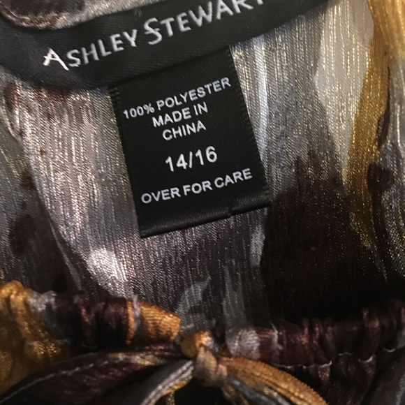 Top - Picture 2 of 2